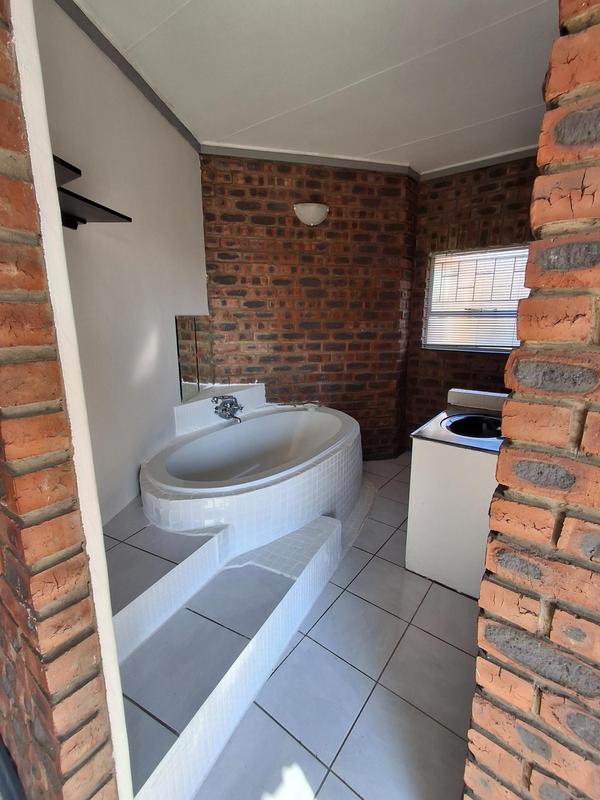4 Bedroom Property for Sale in Panorama Free State